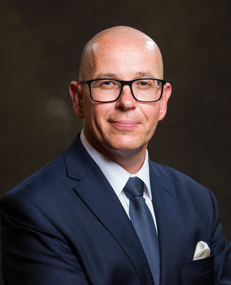 dr. hab. Rafał Mrówka